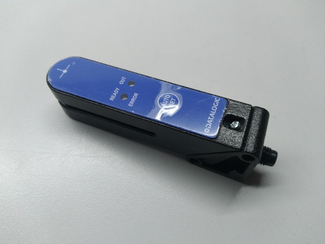 SR21-RG M8 NPN/PNP Sensor tipo U 1 SR21-RG M8 NPN/PNP Sensor tipo U
