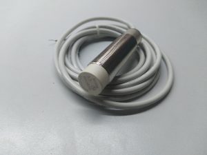 IS-18-C1-03 Inductivo 18mm SI18-CE8 PNP NO